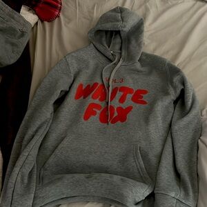 White fox hoodie ⭐️🌹
Size : small 
If you want both or only one of the pair lmk